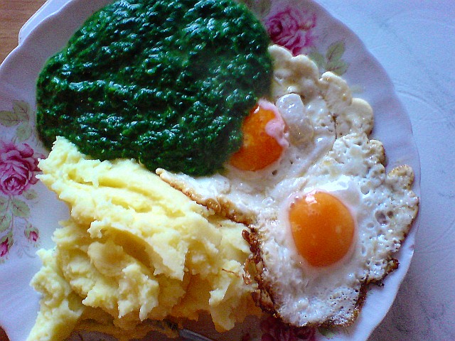 Spiegelei mit Spinat