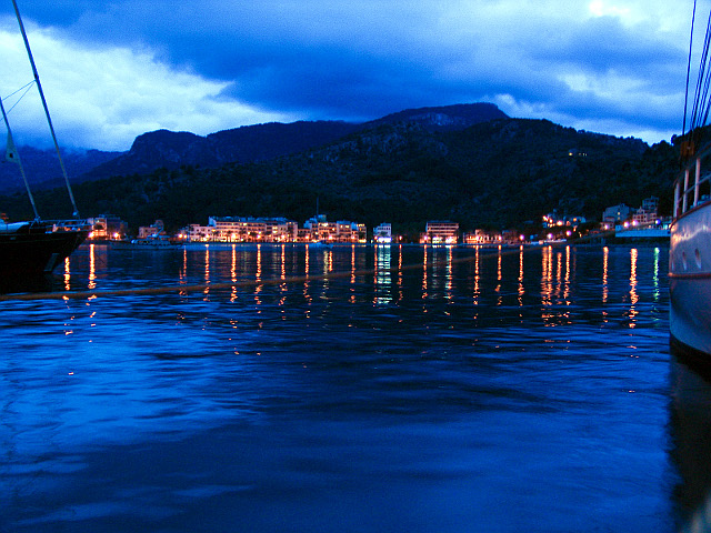 Port de Sóller bei Nacht