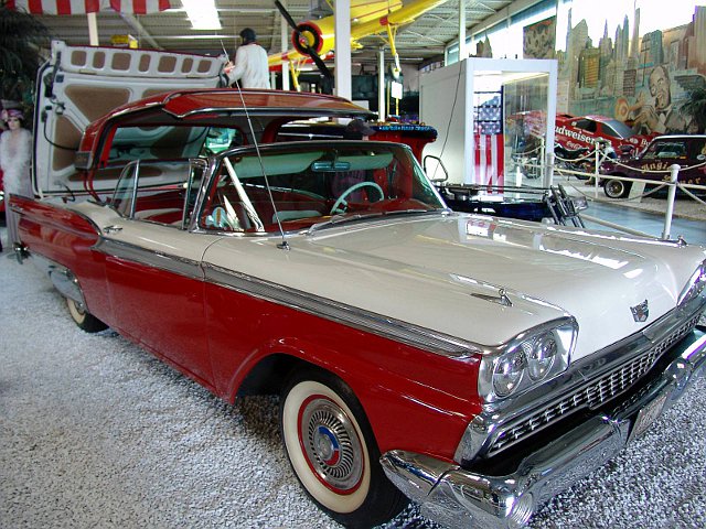 Ford Skyliner